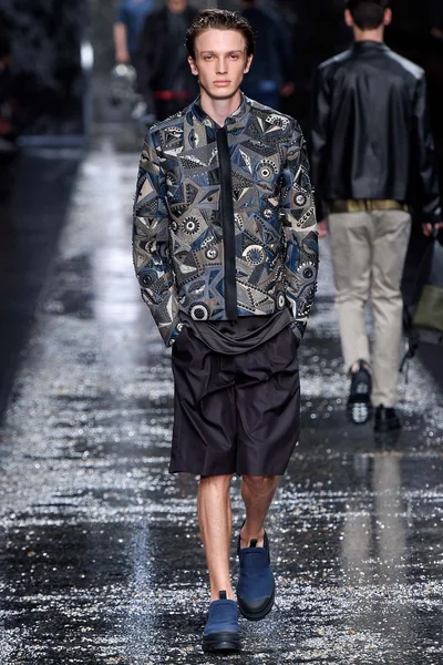 Look 40